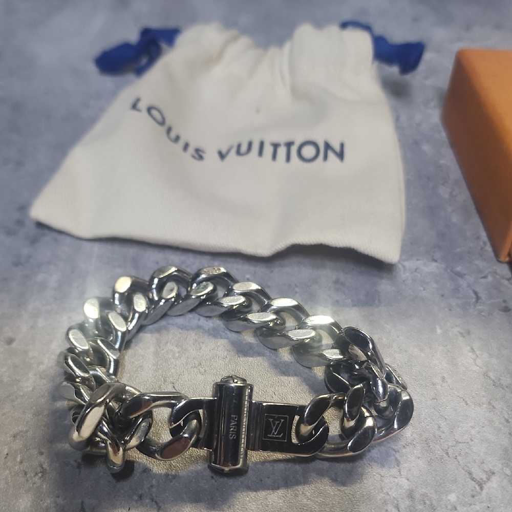 Louis Vuitton Silver Chain Bracelet Unisex